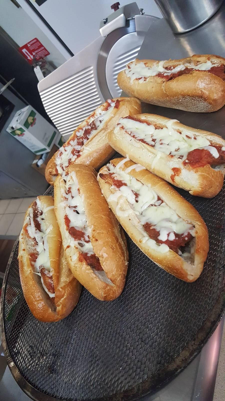 Benvenuto Pizza and Italian Family restaurant | restaurant | 424 Main St, Stroudsburg, PA 18360, USA | 5704212584 OR +1 570-421-2584