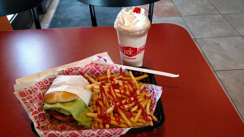 Jack in the Box | restaurant | 21960 Bundy Canyon Rd, Wildomar, CA 92595, USA | 9512457970 OR +1 951-245-7970