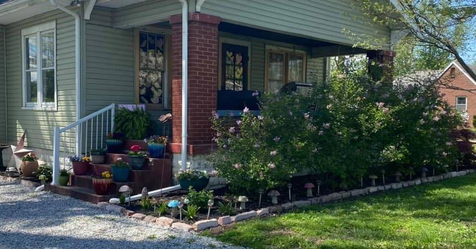 Front Porch Foodies | restaurant | 5448 N Clinton St, Terre Haute, IN 47805, USA | 8129171890 OR +1 812-917-1890