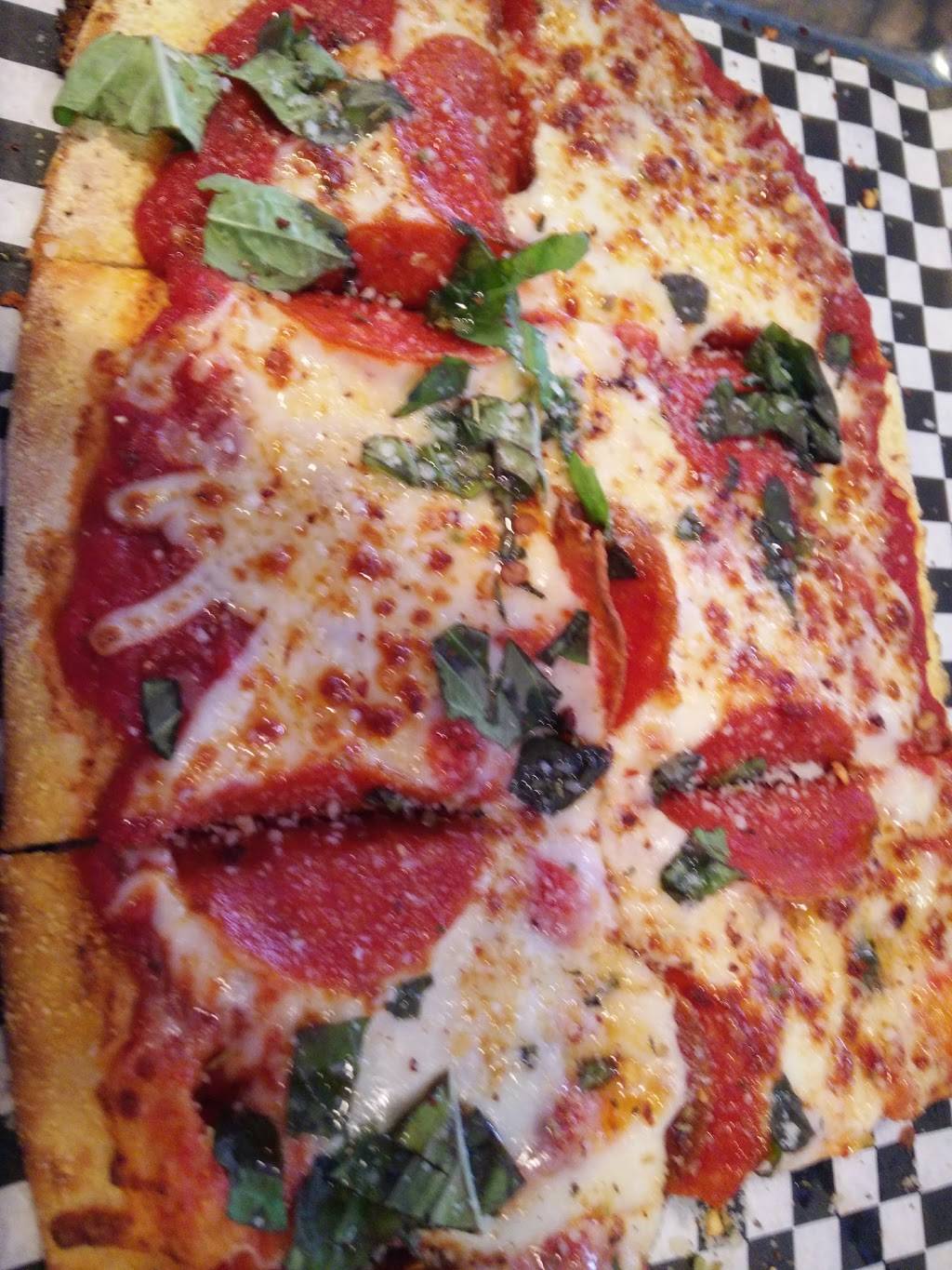 Pizza@LakeEola | restaurant | 404 E Central Blvd, Orlando, FL 32801, USA | 4072506592 OR +1 407-250-6592