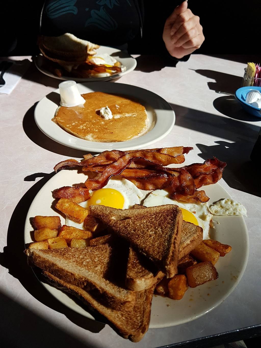 Betsys Diner | restaurant | 457 Main St, Falmouth, MA 02540, USA | 5085400060 OR +1 508-540-0060