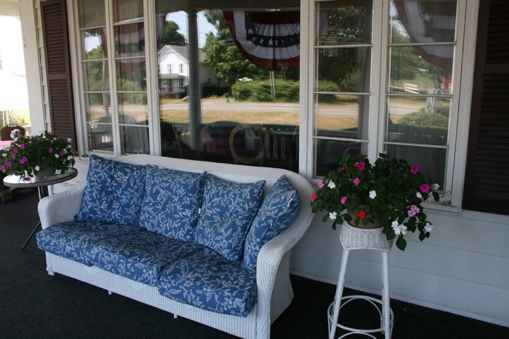 Inn Between | restaurant | 2290 W Genesee Turnpike, Camillus, NY 13031, USA | 3156723166 OR +1 315-672-3166