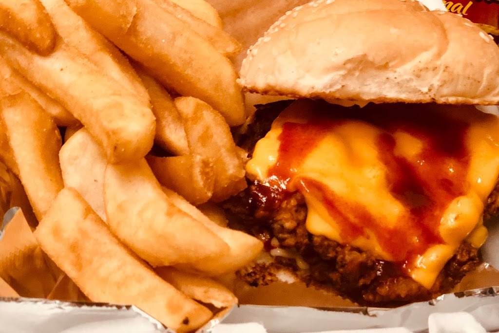 Isaacs World Famous Burgers | restaurant | 7801 N Nebraska Ave, Tampa, FL 33604, USA | 8132320035 OR +1 813-232-0035