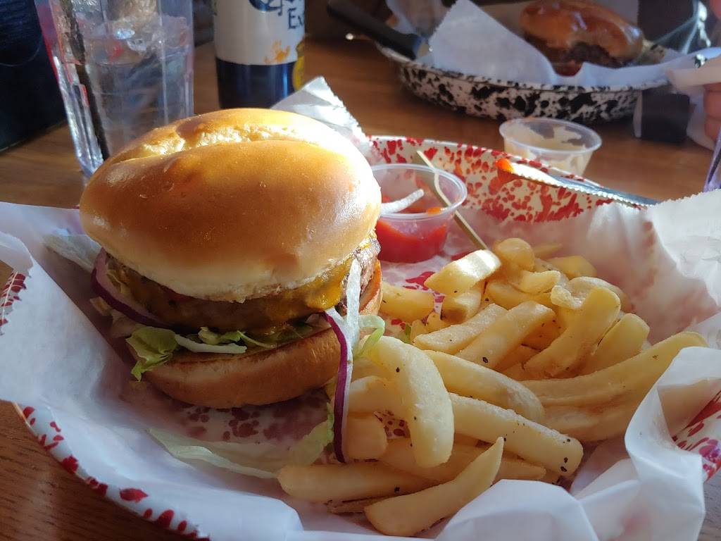 Brick House KC | restaurant | 400 E 31st St, Kansas City, MO 64108, USA | 8162553912 OR +1 816-255-3912