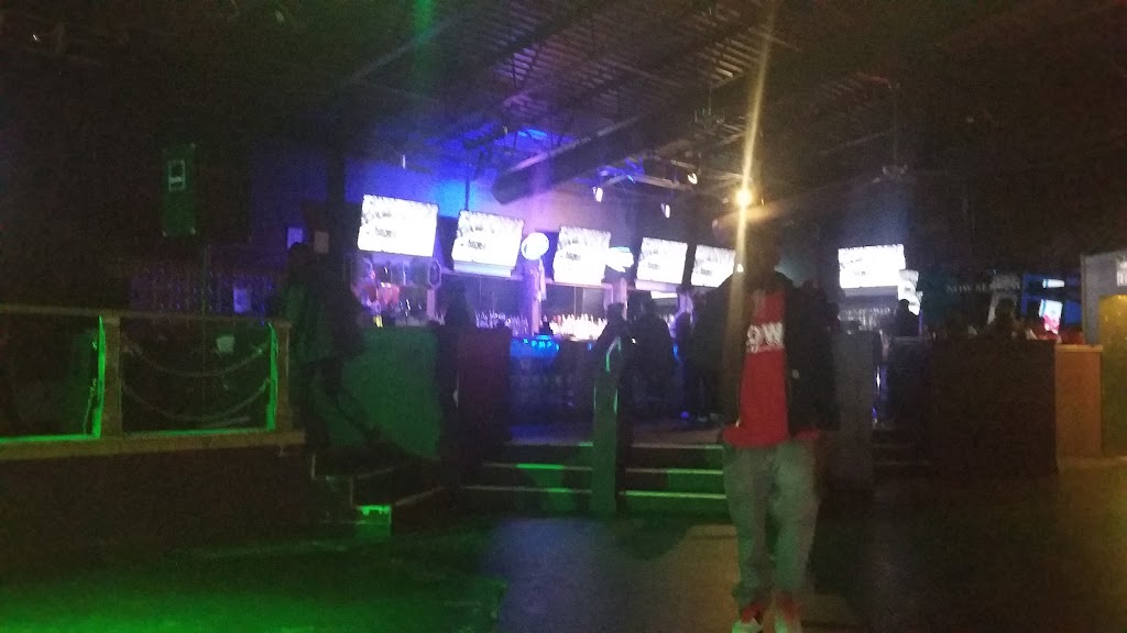 Legends Legendary Lounge & Venue | restaurant | 2523 W Broadway, Louisville, KY 40211, USA | 5023893961 OR +1 502-389-3961