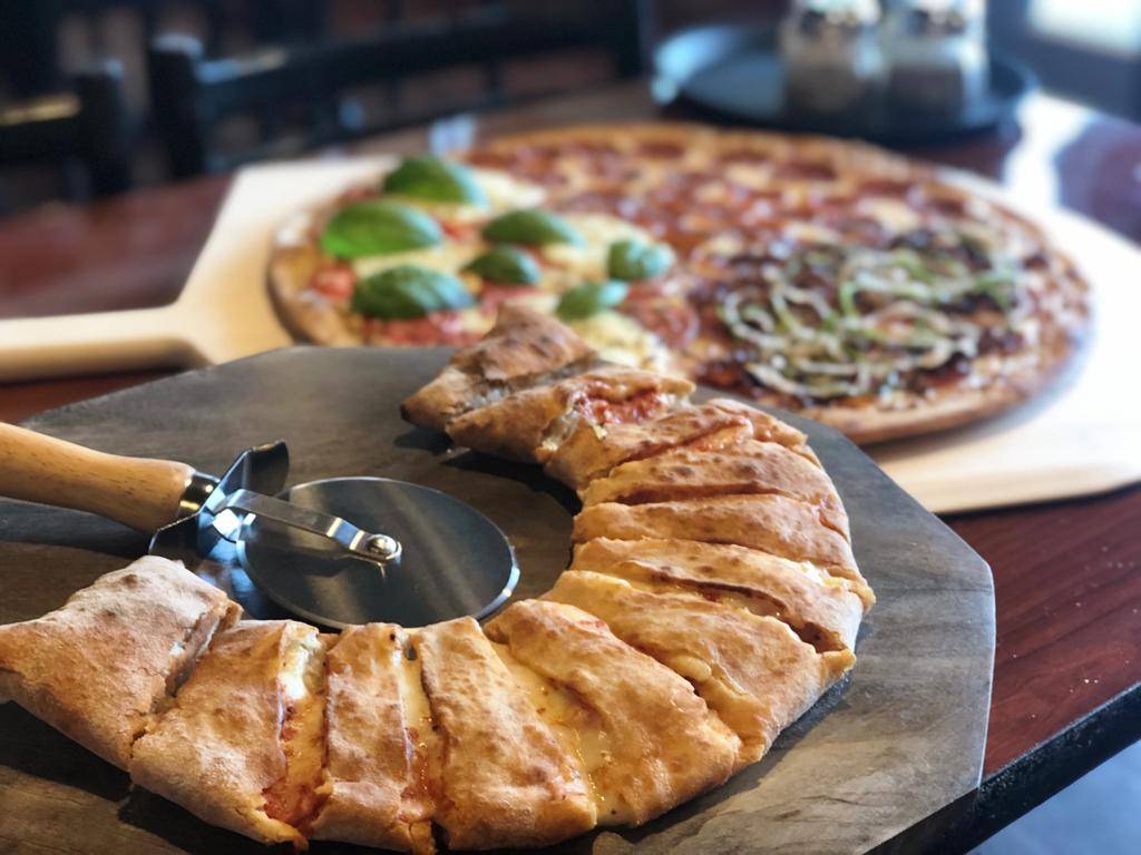 Via Capri Brazilian Pizzeria | restaurant | 3262 Vineland Rd #106, Kissimmee, FL 34746, USA | 4075079579 OR +1 407-507-9579