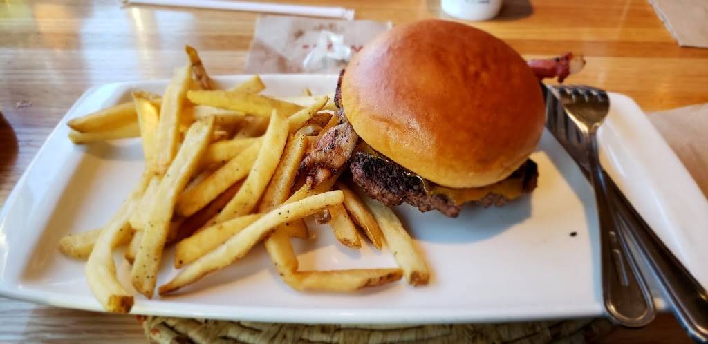 Applebees Grill + Bar | restaurant | 2159 Coliseum Dr, Hampton, VA 23666, USA | 7578388460 OR +1 757-838-8460