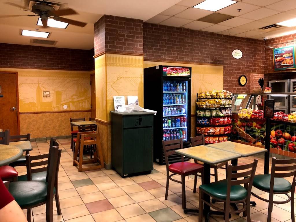 Subway | restaurant | 1961 Chain Bridge Rd, McLean, VA 22102, USA | 7037900201 OR +1 703-790-0201