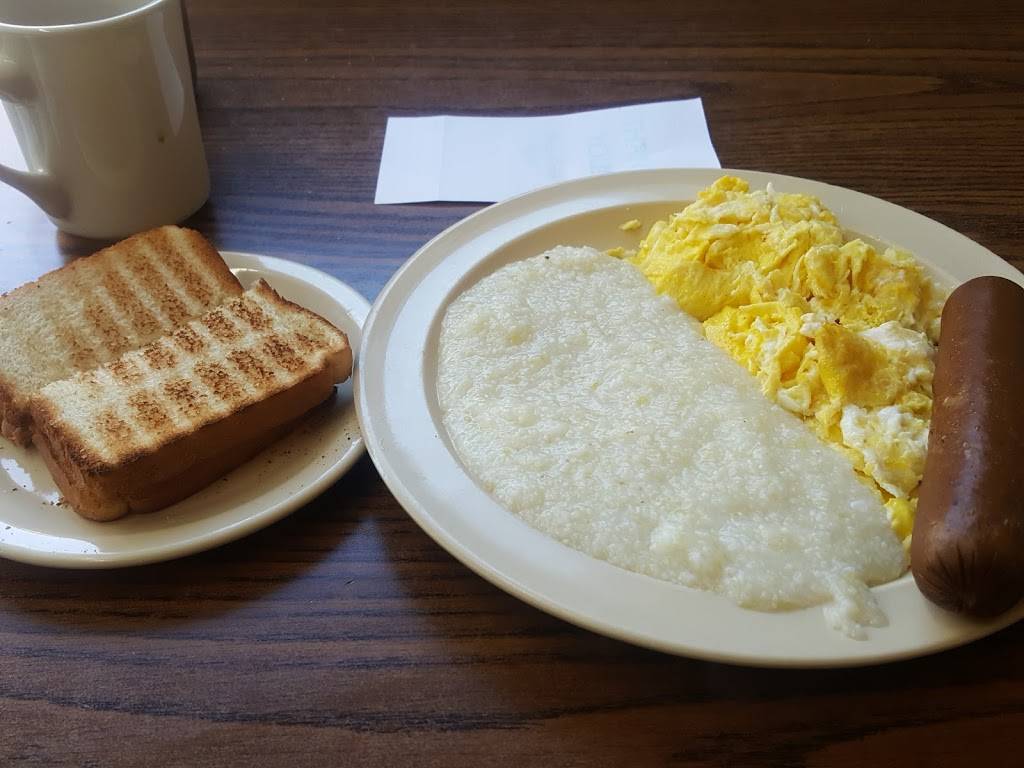 Sharons Country Diner | restaurant | 103 W Main St, Clinton, NC 28328, USA | 9105925086 OR +1 910-592-5086