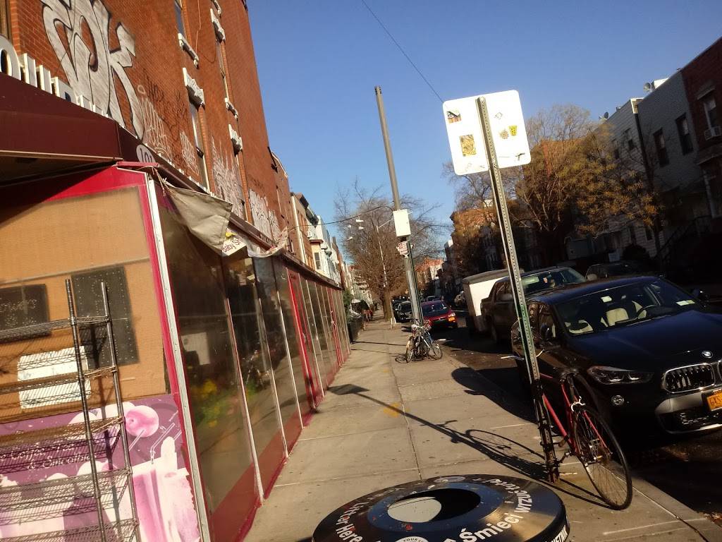 Gourmet Deli Delight | meal takeaway | 101 Nassau Ave, Brooklyn, NY 11222, USA | 7183498888 OR +1 718-349-8888