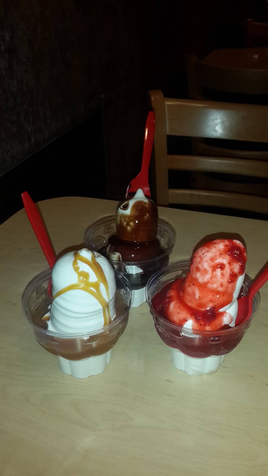 Dairy Queen Grill & Chill | restaurant | 219 N 3rd St, Greenville, IL 62246, USA | 6186644007 OR +1 618-664-4007