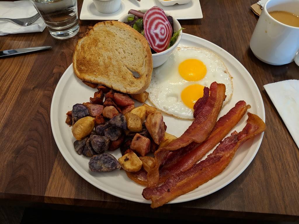 Home Plate | restaurant | 2150 Lombard St, San Francisco, CA 94123, USA | 4159224663 OR +1 415-922-4663