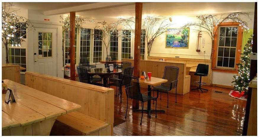 Readfield Emporium | restaurant | 1146 Main St, Readfield, ME 04355, USA | 2076857348 OR +1 207-685-7348