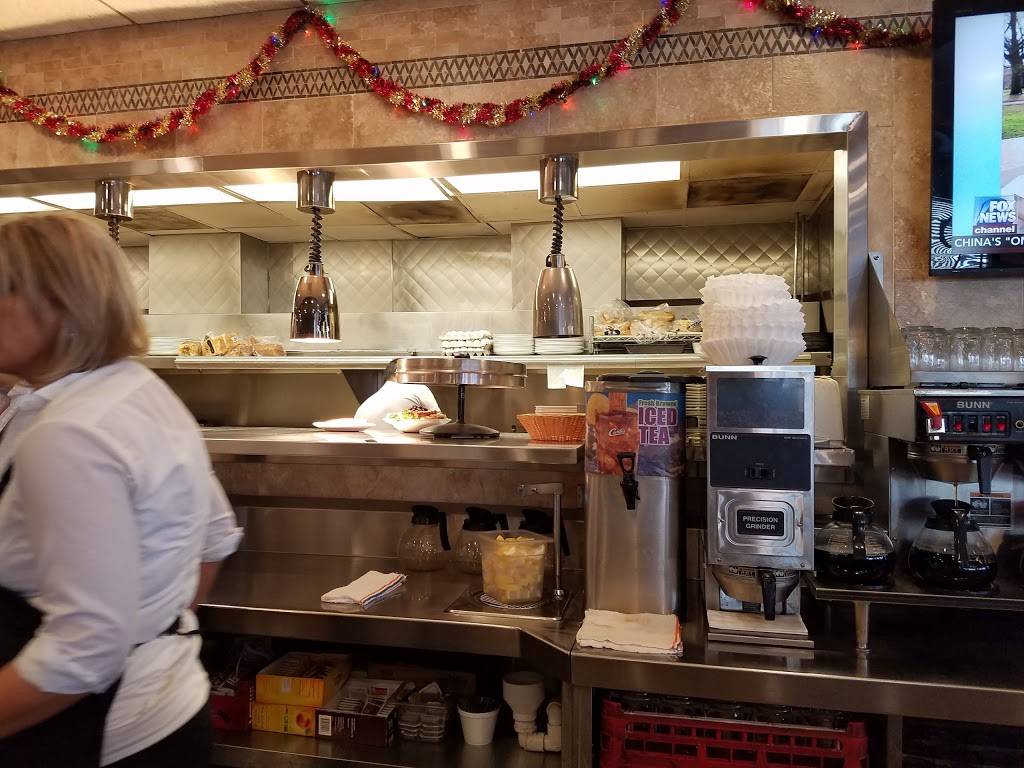 Alexs of Rochester Family Dining | restaurant | 3178 S Rochester Rd, Rochester Hills, MI 48307, USA | 2488522288 OR +1 248-852-2288