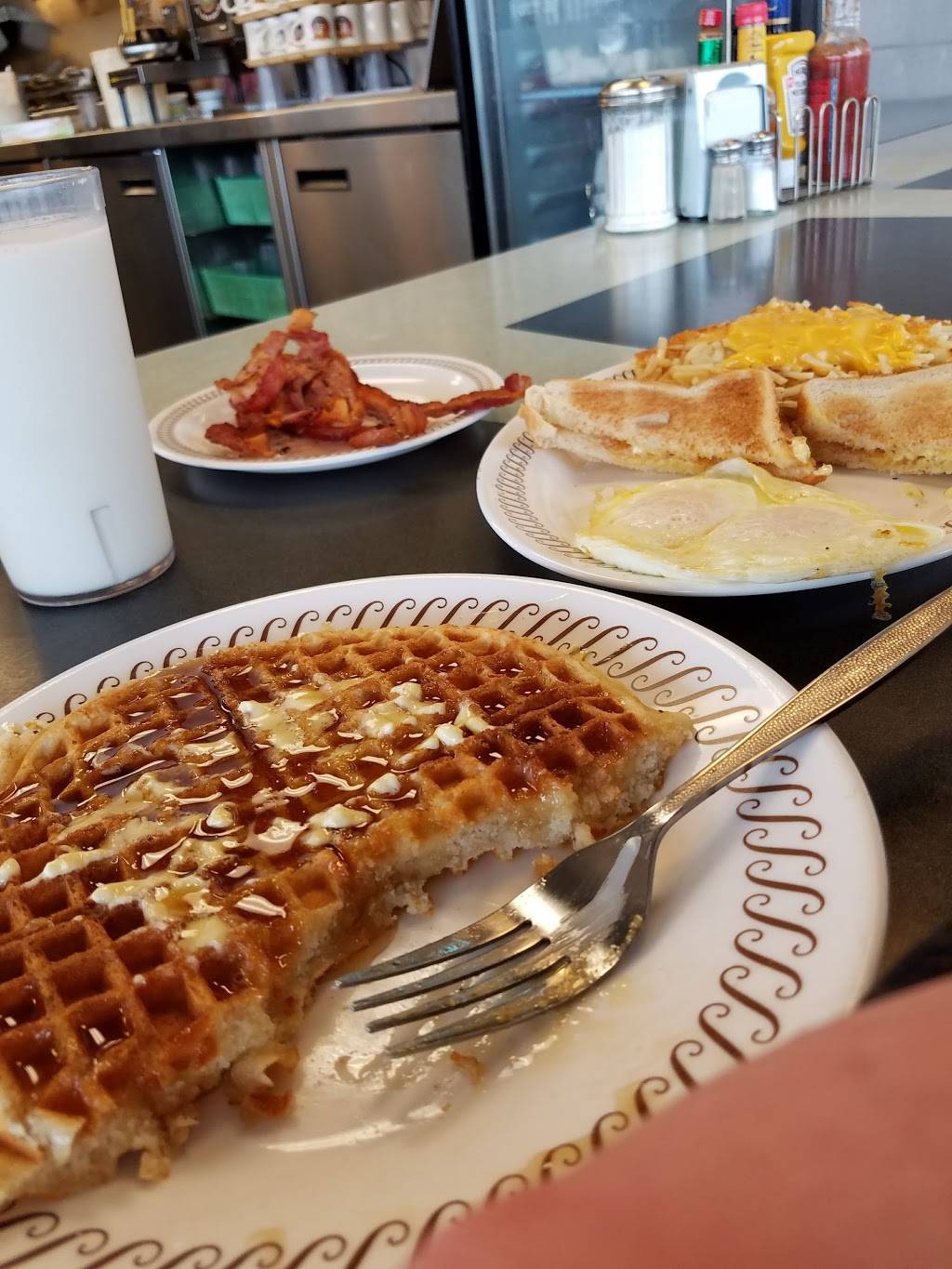 Waffle House | meal takeaway | 12020 Standiford Plaza Dr, Louisville, KY 40229, USA | 5029682409 OR +1 502-968-2409