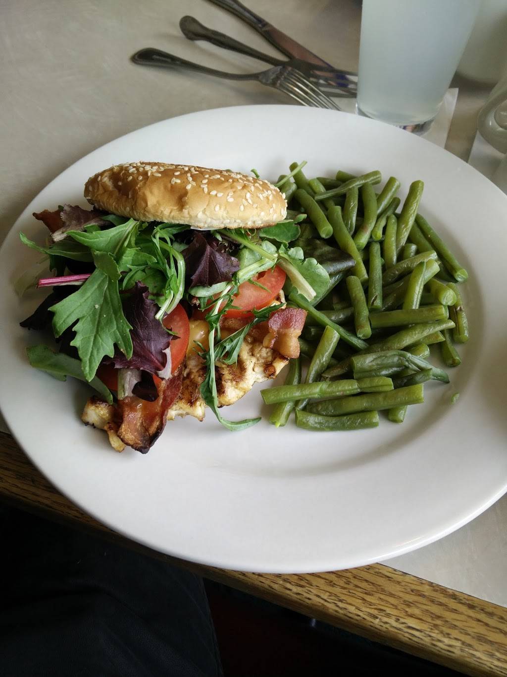 Norwood Restaurant | restaurant | 6101 N Northwest Hwy, Chicago, IL 60631, USA | 7734670316 OR +1 773-467-0316