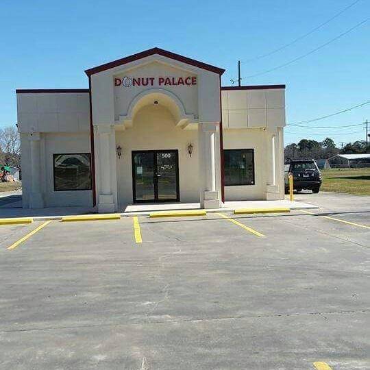 Donuts palace in Lake Arthur | restaurant | 500 N Hwy26, Lake Arthur, LA 70549, USA | 3375485016 OR +1 337-548-5016