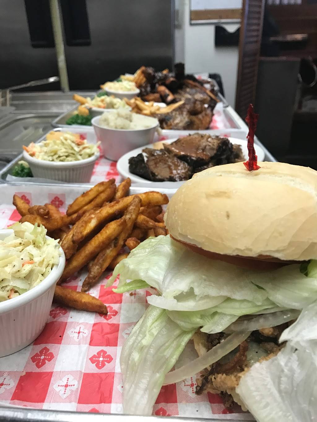 Little Marks Big Barbeque | restaurant | 226 Talcottville Rd, Vernon, CT 06066, USA | 8608721410 OR +1 860-872-1410