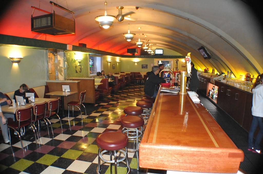 Quonset Pizza | meal delivery | 2602 Grand Ave, Waukegan, IL 60085, USA | 8476237115 OR +1 847-623-7115