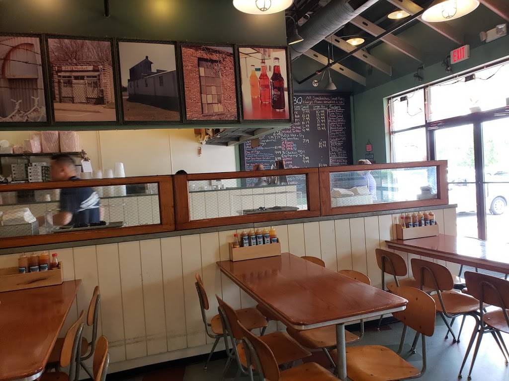 Whitners Barbecue | restaurant | 869 Lynnhaven Pkwy #106, Virginia Beach, VA 23452, USA | 7576898215 OR +1 757-689-8215