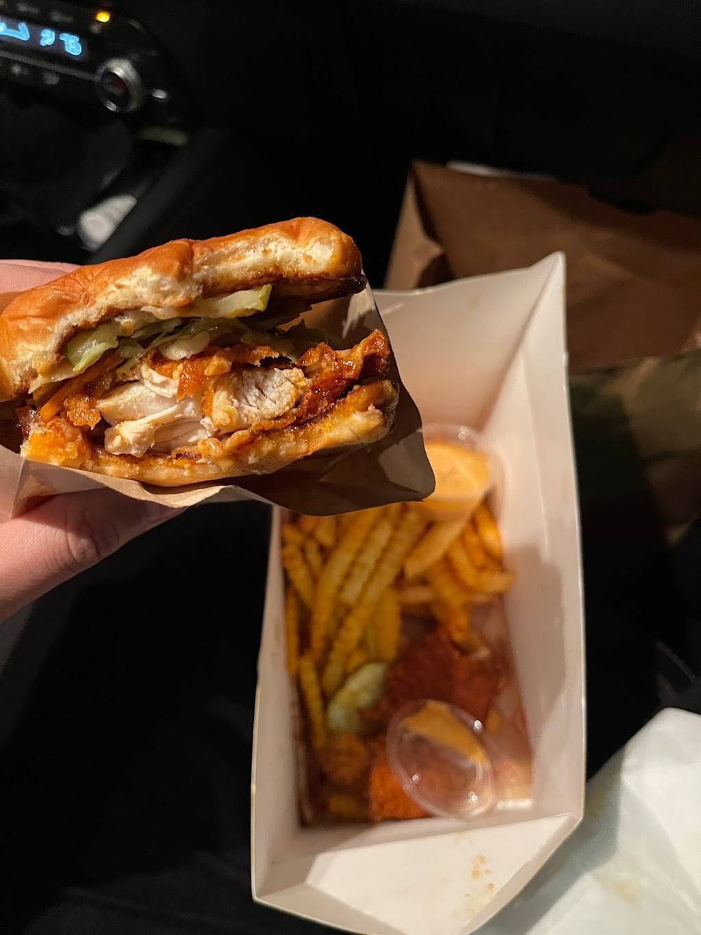 Main Chick | restaurant | 4705 Clairemont Dr, San Diego, CA 92117, USA | 8583526312 OR +1 858-352-6312