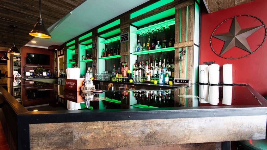 Bad Apple Saloon LLC | restaurant | 545 Arsenal St, Watertown, NY 13601, USA | 3154054067 OR +1 315-405-4067