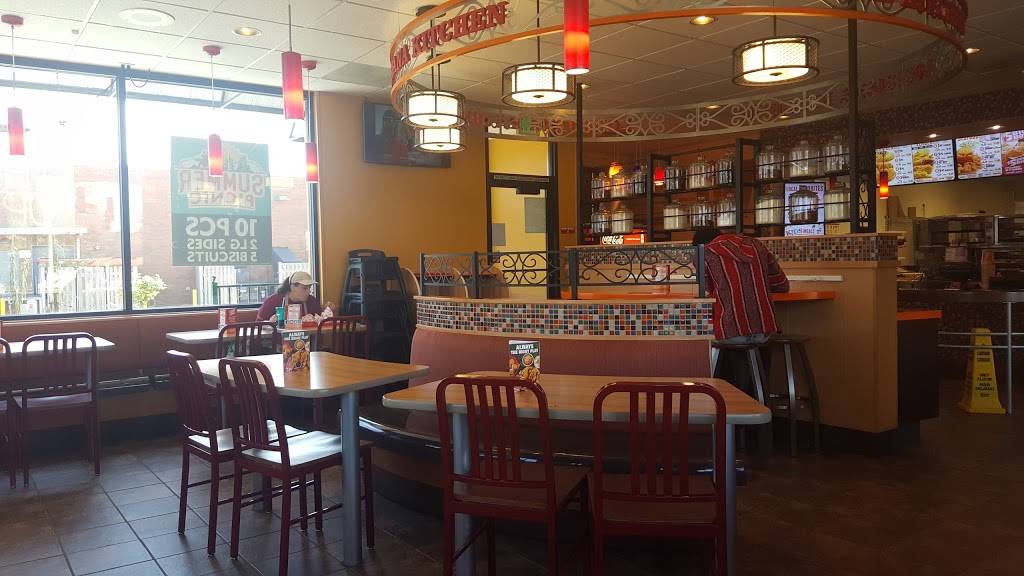 Popeyes Louisiana Kitchen | restaurant | 14611 SE McLoughlin Blvd, Portland, OR 97267, USA | 5033057631 OR +1 503-305-7631