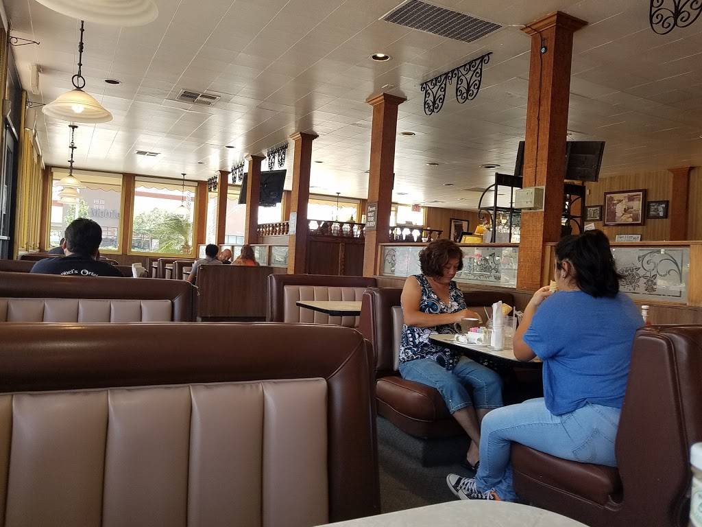 Golden Star | restaurant | 2001 E Carson St, Long Beach, CA 90807, USA | 5624268869 OR +1 562-426-8869