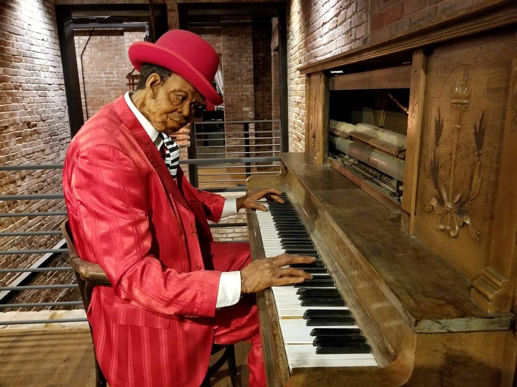 The Iron Horse Grill | restaurant | 320 W Pearl St, Jackson, MS 39203, USA | 6013980151 OR +1 601-398-0151