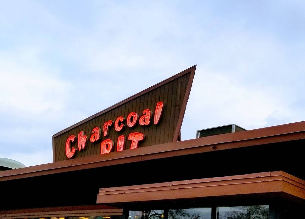 Charcoal Pit | meal takeaway | 2600 Concord Pike, Wilmington, DE 19803, USA | 3024782165 OR +1 302-478-2165