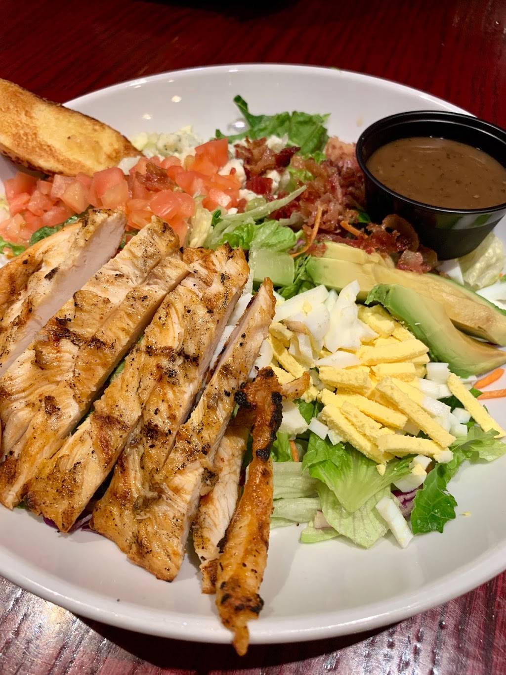 Red Robin Gourmet Burgers and Brews | restaurant | 1815 Hawthorne Blvd, Redondo Beach, CA 90278, USA | 3105422488 OR +1 310-542-2488