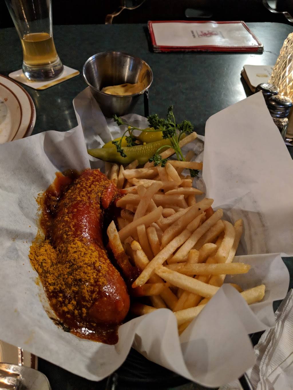 The Red Lion Tavern | restaurant | 2366 Glendale Blvd, Los Angeles, CA 90039, USA | 3236625337 OR +1 323-662-5337