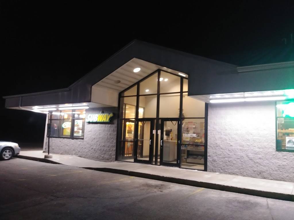 Subway | restaurant | 400 East Ave, Lomira, WI 53048, USA | 9202697899 OR +1 920-269-7899