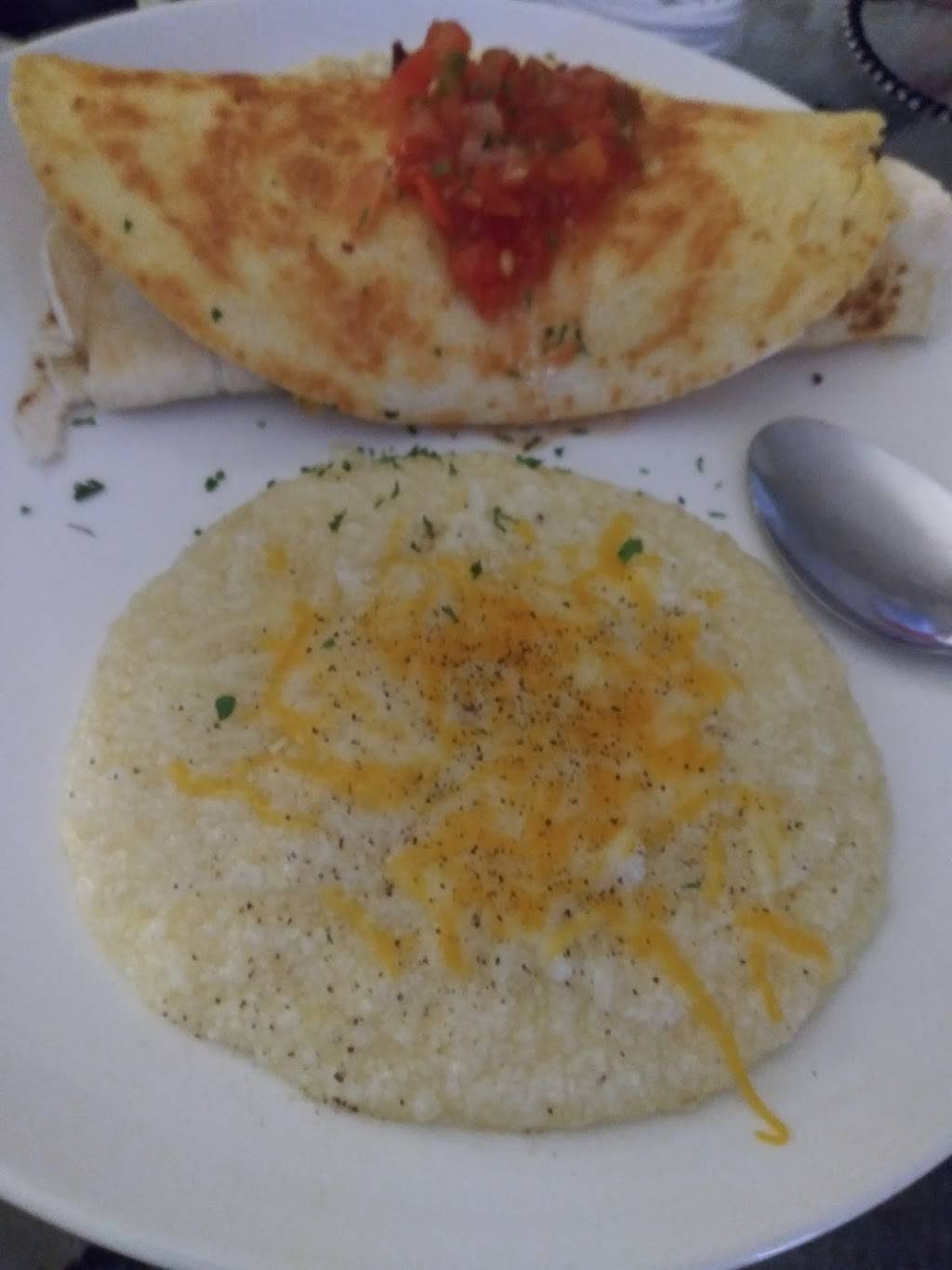 Layahs Place American Cuisine | restaurant | 1020 Goddard Rd, Lincoln Park, MI 48146, USA | 3137572817 OR +1 313-757-2817