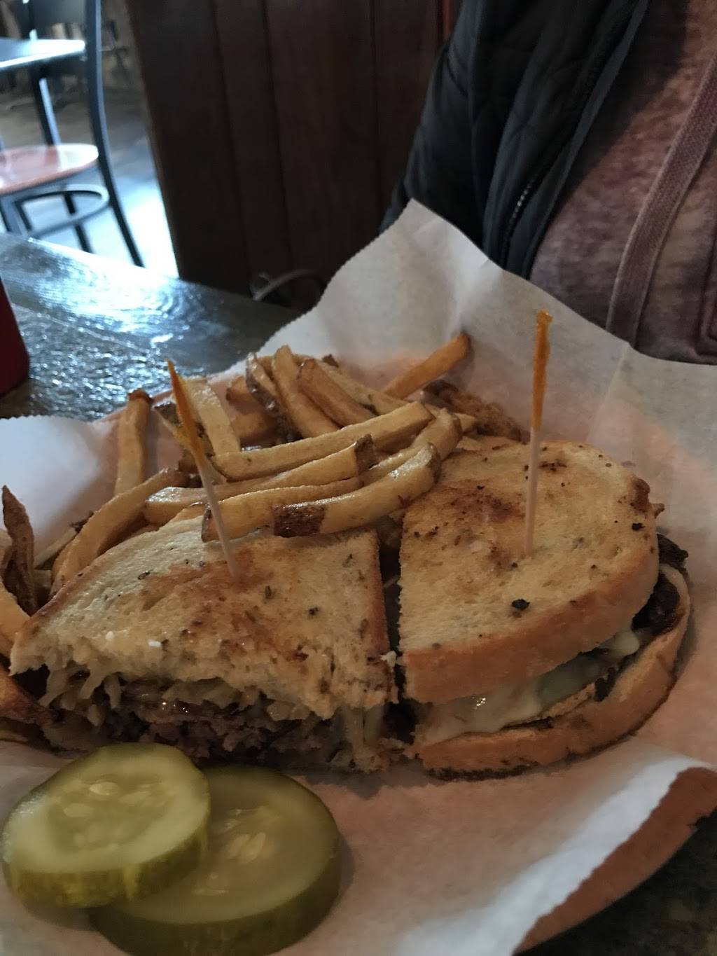 Auburn Inn | restaurant | 17755 Ravenna Rd, Chagrin Falls, OH 44023, USA | 4408349191 OR +1 440-834-9191