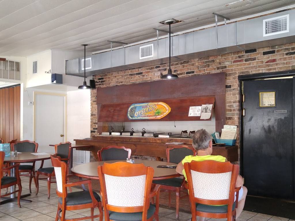 Oysters of Crystal River | restaurant | 606 US-19, Crystal River, FL 34429, USA | 3527952633 OR +1 352-795-2633