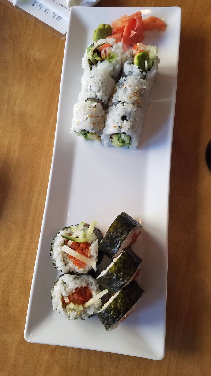 Dib Sushi Bar and Thai Cuisine | restaurant | 1025 W Lawrence Ave, Chicago, IL 60640, USA | 7735610200 OR +1 773-561-0200