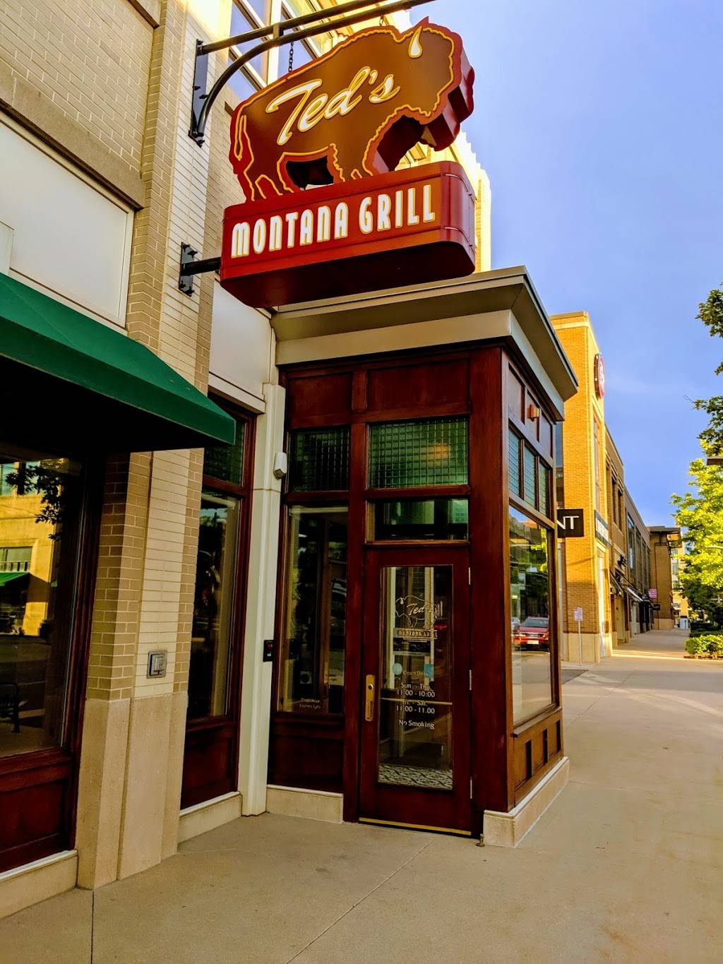 Teds Montana Grill | restaurant | 330 S Teller St, Lakewood, CO 80226, USA | 3039227770 OR +1 303-922-7770