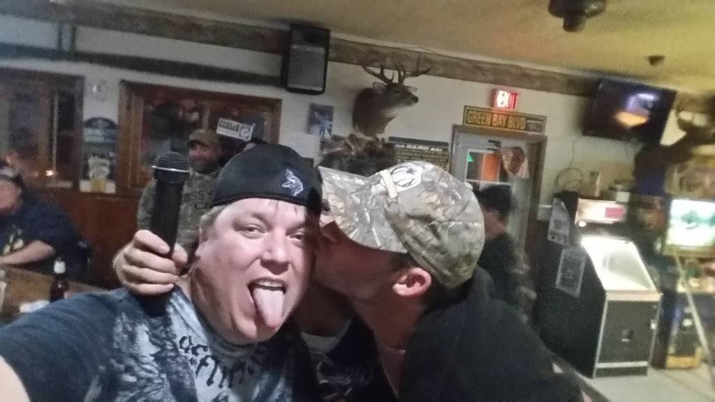 Arnold Bar & Grill | restaurant | m 54766 33278, County Rd M, Sheldon, WI 54766, USA | 7154525888 OR +1 715-452-5888