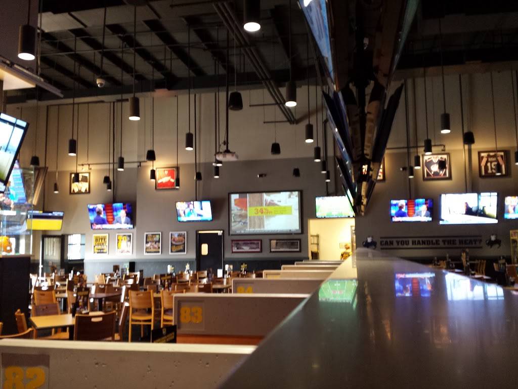 Buffalo Wild Wings | restaurant | 6710 Central Ave, Toledo, OH 43617, USA | 4198432400 OR +1 419-843-2400