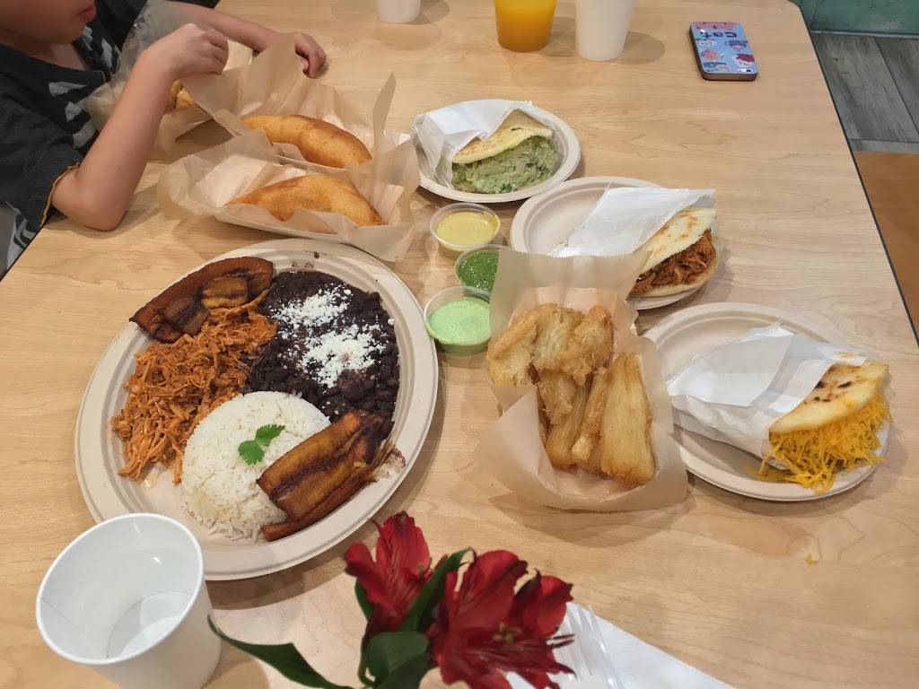 Chamo Venezuelan Cuisine | restaurant | 950 E Colorado Blvd, Pasadena, CA 91106, USA | 6266393339 OR +1 626-639-3339