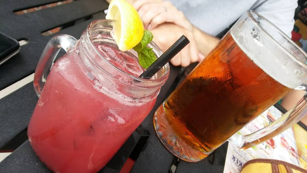 Bubbas 33 | restaurant | 4721 Dressler Rd NW, Canton, OH 44718, USA | 3304922233 OR +1 330-492-2233