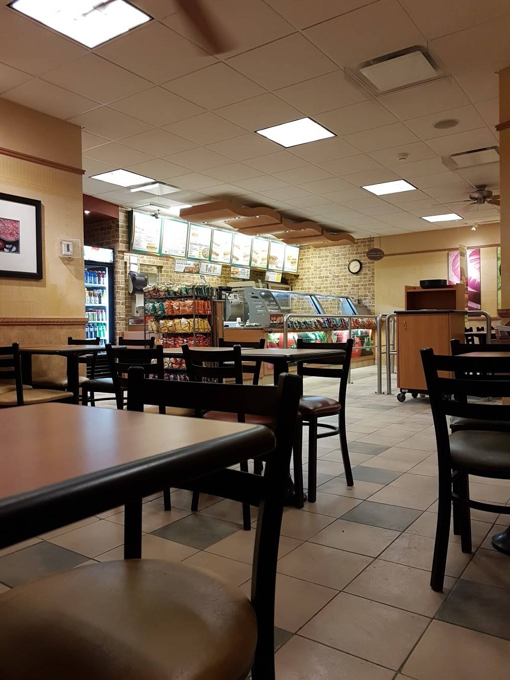 Subway | restaurant | 20136 Boulevard Henri-Bourassa, Québec, QC G2M 1K8, Canada | 4188414434 OR +1 418-841-4434