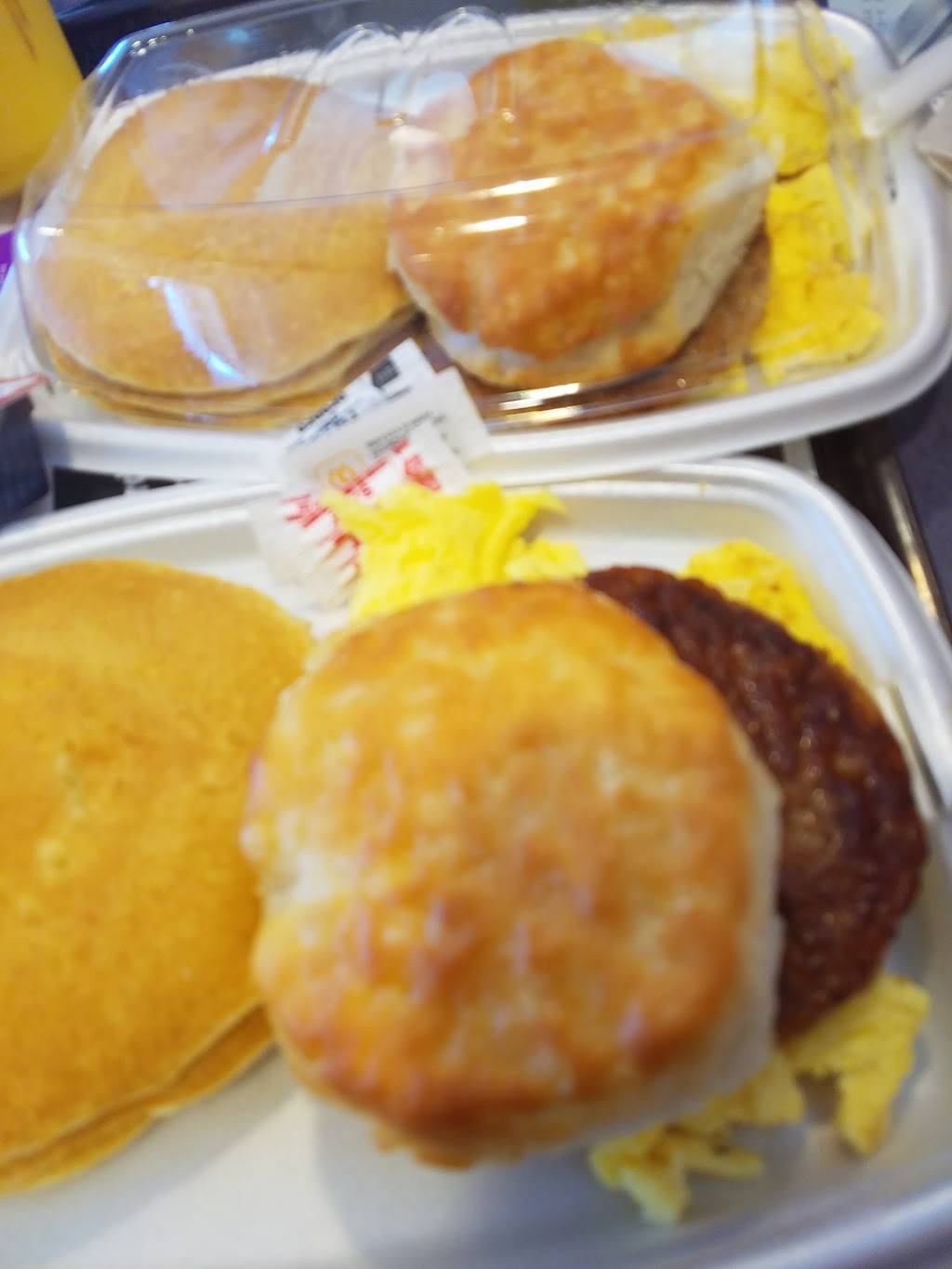 McDonalds | cafe | 930 W Riverside Blvd, Rockford, IL 61103, USA | 8158773028 OR +1 815-877-3028