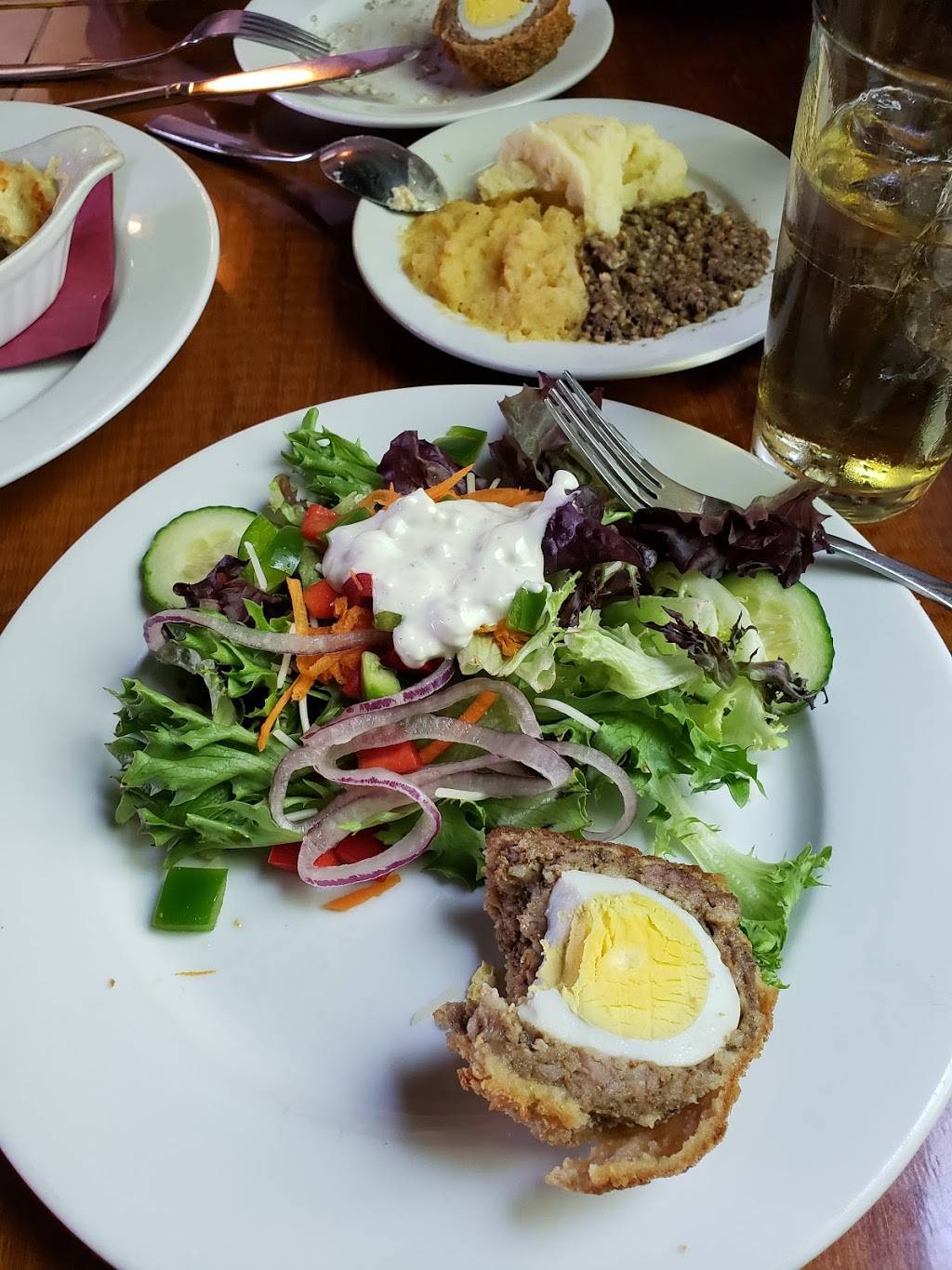 MacLaomainns Scottish Pub | restaurant | 52 S Main St, Chester, VT 05143, USA | 8028756227 OR +1 802-875-6227