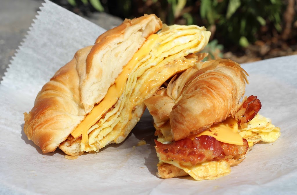 Cafe Single Fin | cafe | 380 N 9th Ave, Pensacola, FL 32502, USA | 8504332929 OR +1 850-433-2929