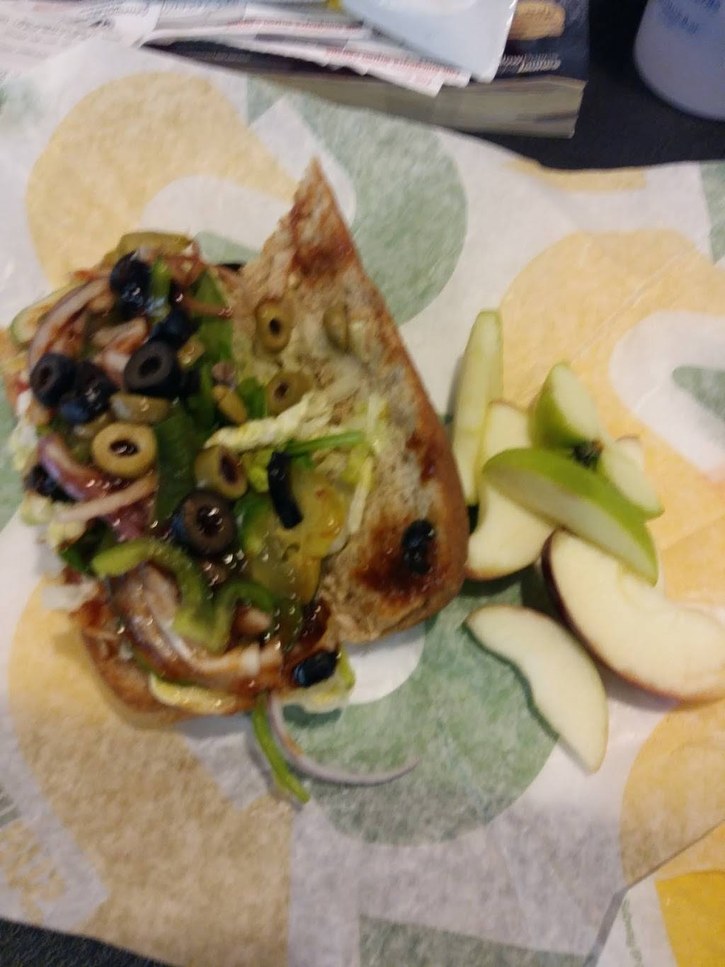 Subway | meal takeaway | 1767 St Laurent Blvd, Ottawa, ON K1G 3V4, Canada | 6132477770 OR +1 613-247-7770