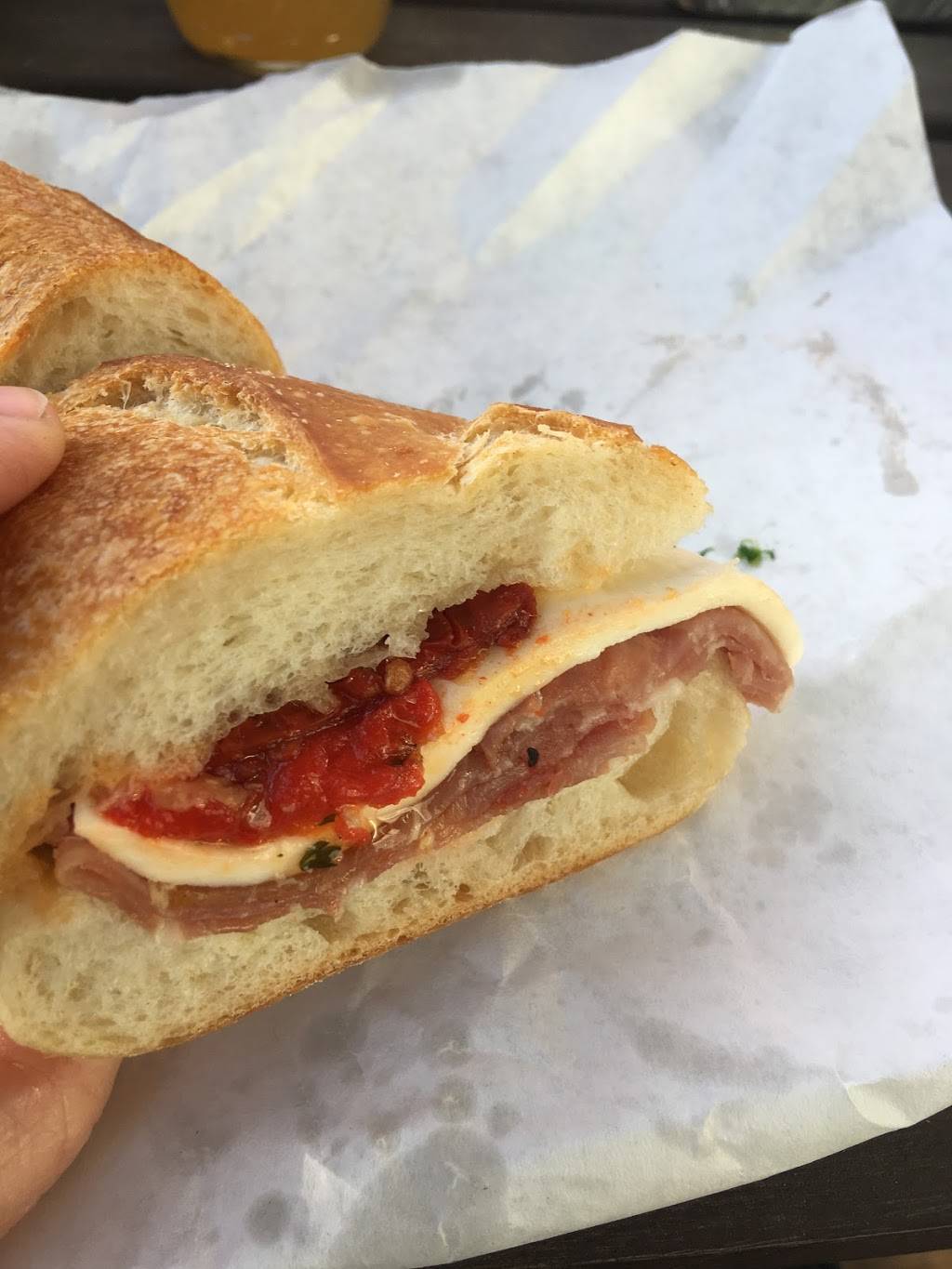 Montalbanos | restaurant | 1140 Bay St, Staten Island, NY 10305, USA | 7184488077 OR +1 718-448-8077