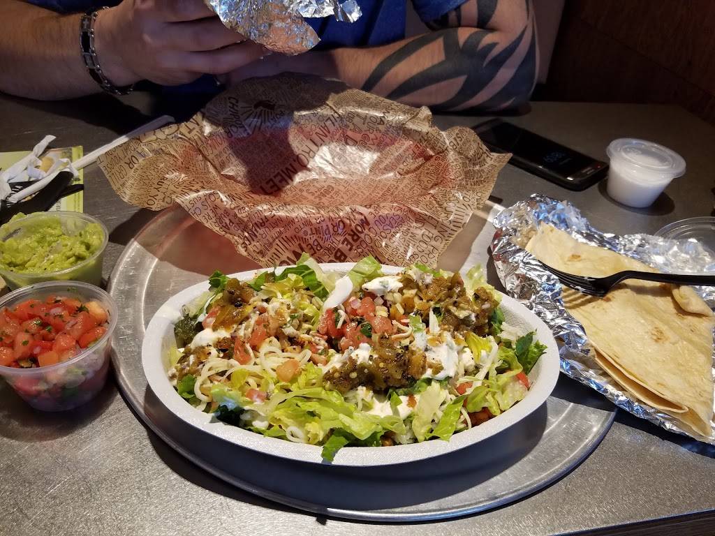 Chipotle Mexican Grill | restaurant | 17 Chaplin Road, Morgantown, WV 26501, USA | 3045994519 OR +1 304-599-4519