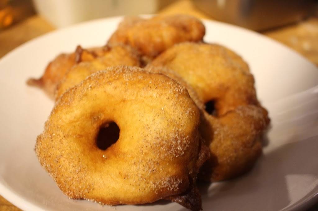 Purple Penguin Cafe | cafe | 889 Queen St E, Toronto, ON M4M 1J4, Canada | 4164658448 OR +1 416-465-8448